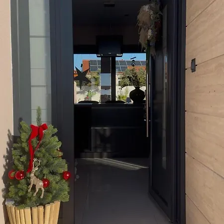 Oasis וילה זאדאר